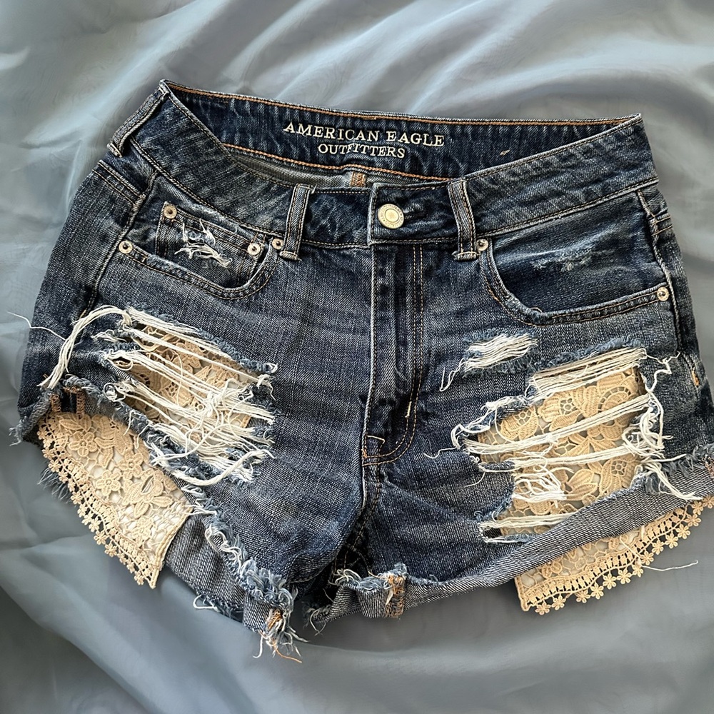 AMERICAN EAGLE Hi-rise festival shorts crochet pocket detail